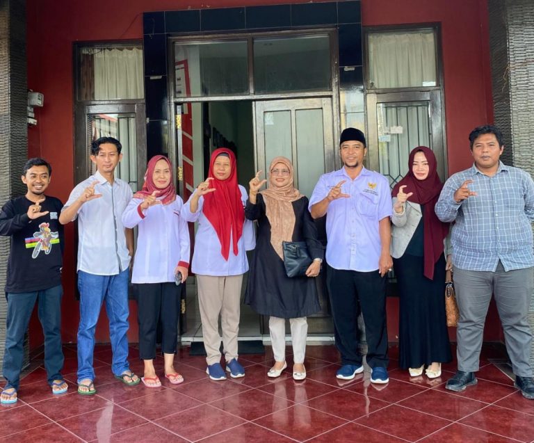 Komisioner KI Kalteng Silaturahmi ke LKBN Antara Kalteng